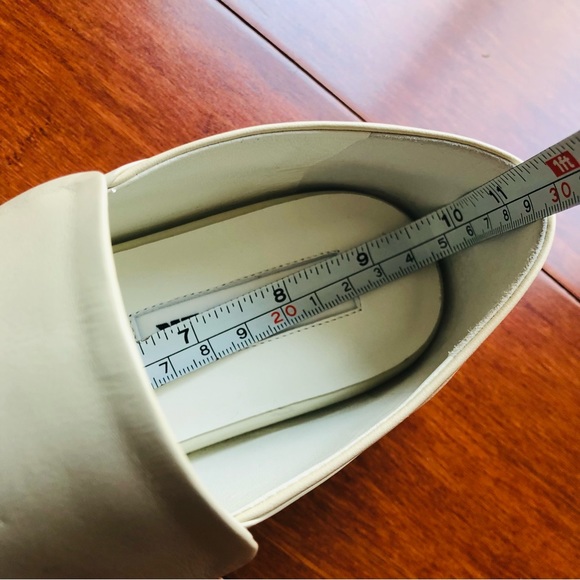 Jil sander Lambskin Convertible pointy mule/  flats with embellished jewelry. - Picture 13 of 17